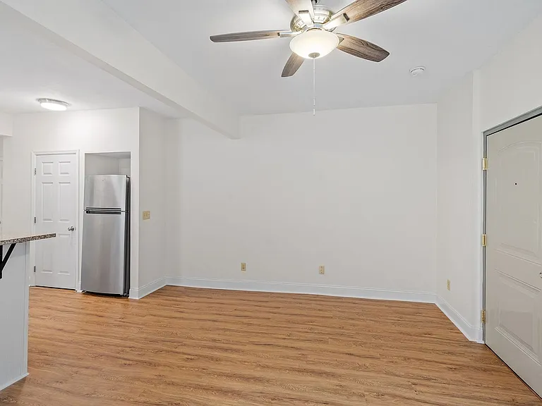 251 Green St — Photo 11