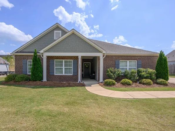 1050 Mountain Laurel Cir, Moody, AL 35004