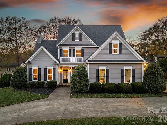 2nd image of 1019 10th Street Ln NW