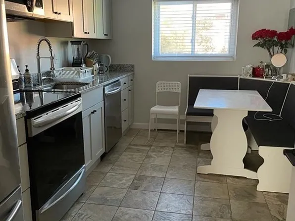 38 Bryon Rd #3, Chestnut Hill, MA 02467