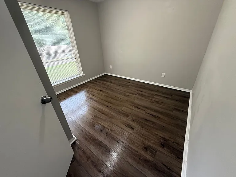 32 Del Tara Dr — Photo 17