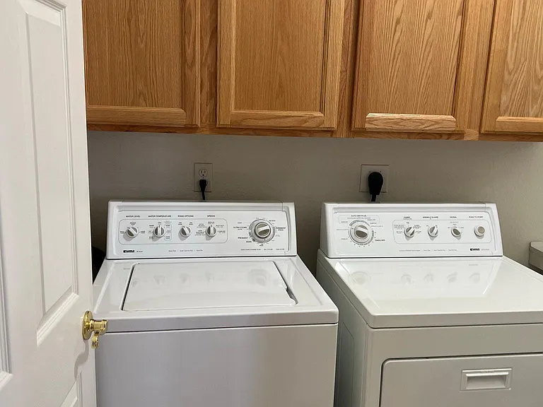 1730 Rockview Cir — Photo 11