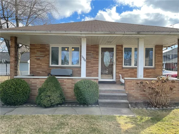 3904 Arlington Ave, Newburgh Heights, OH 44105