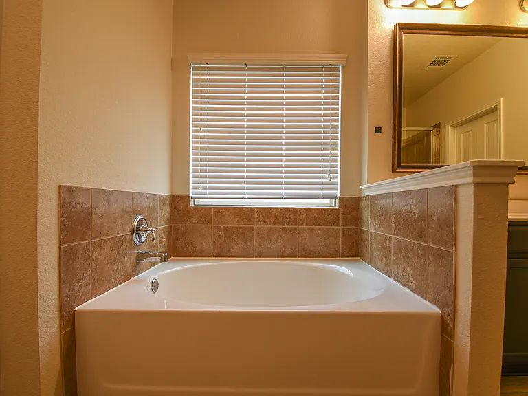7712 Kendall Hill Dr — Photo 11