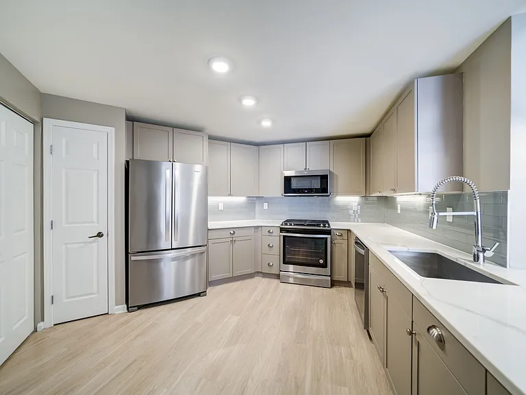 The Aven at Newton Highlands — Photo 12