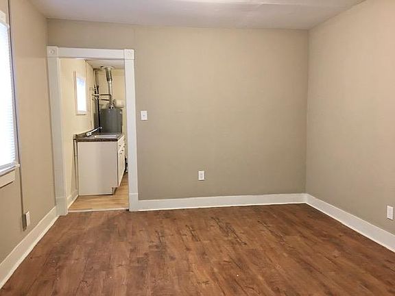 3rd image of 8109 Hicks Ave