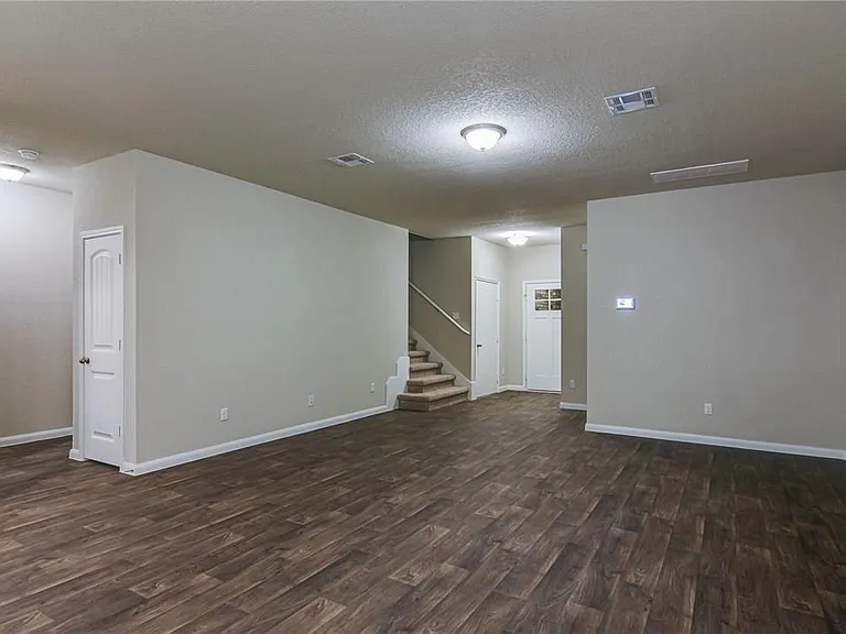 309 Naset Dr — Photo 13