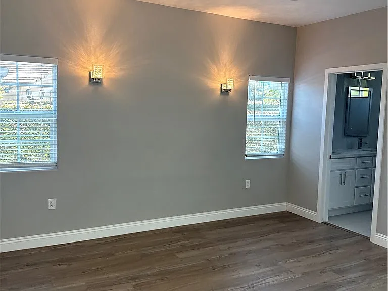 5272 Barcelona Cir — Photo 21