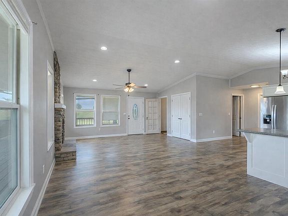 5th image of 1019 Berry Rd