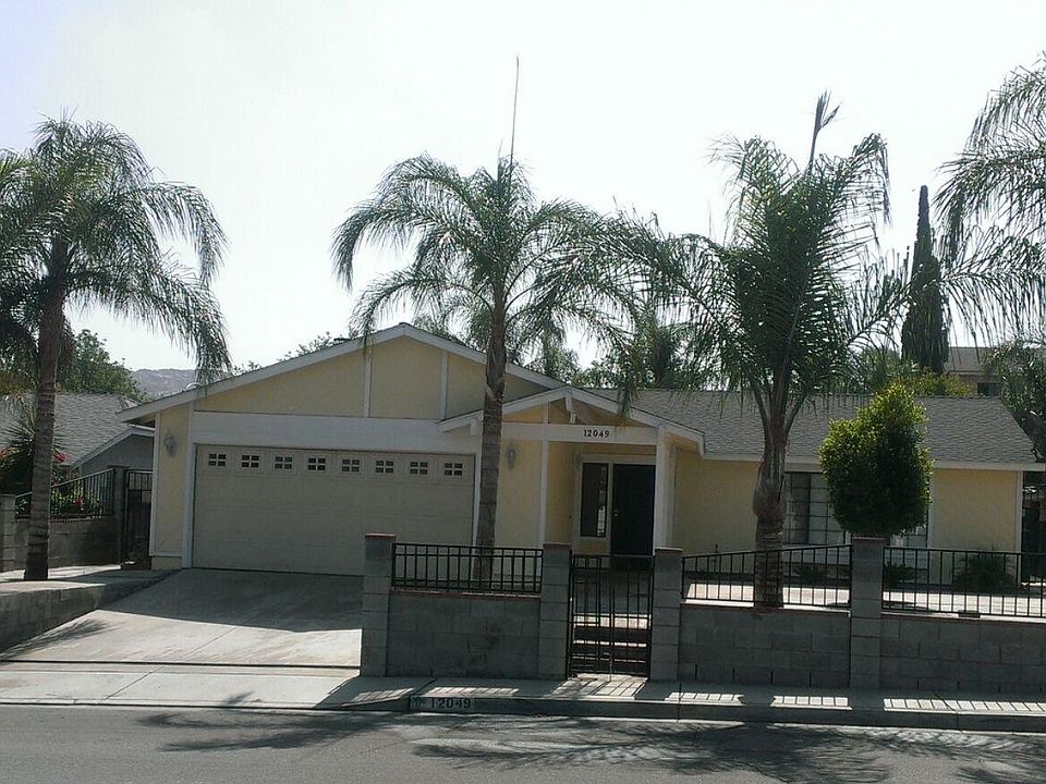 1st image of 12049 Kenwood Dr