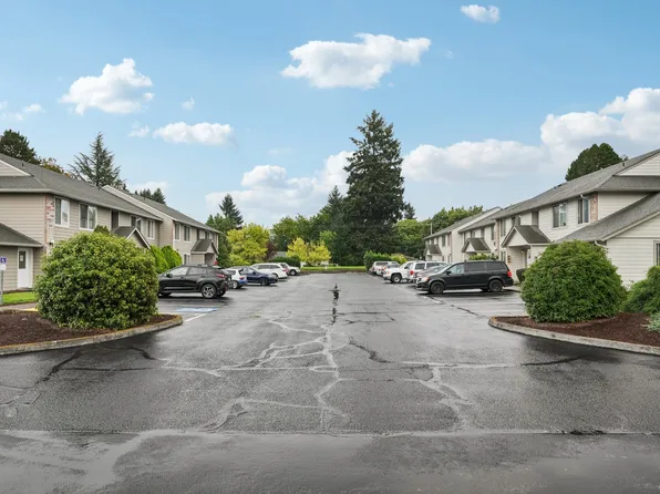 Windsor Court Apartments, 1065 Willow Lake Rd N #4288750e8, Salem, OR 97303