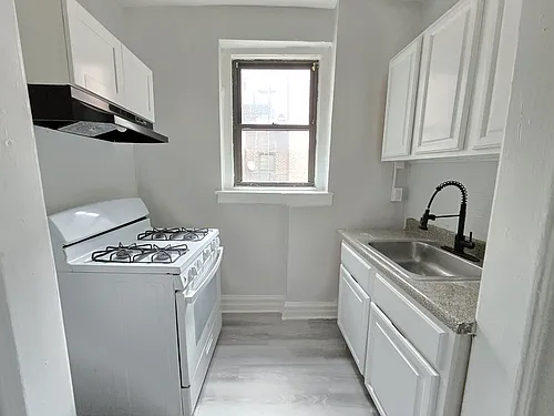 160 Ellis Ave Photo 1