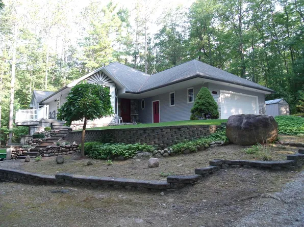 6548 Link Blvd, Indian River, MI 49749