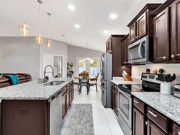 3rd image of 4304 Village Oak Ln