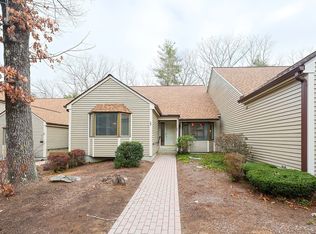 50 Bentwood Dr #50, Sturbridge, MA 01566