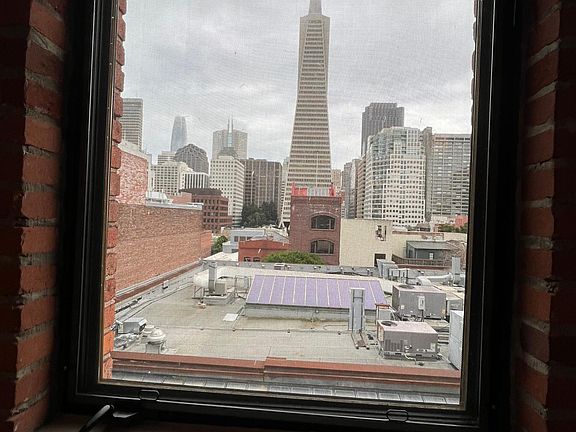 2nd image of 920 Montgomery St #210