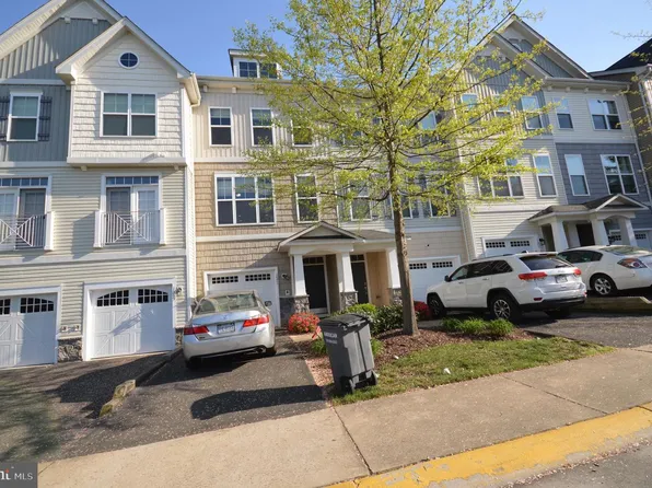 1571 Renate Dr, Woodbridge, VA 22192