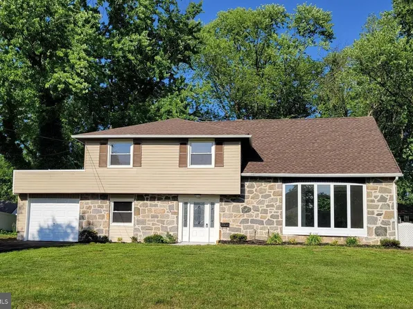 4 Green Briar Ln, Cinnaminson, NJ 08077