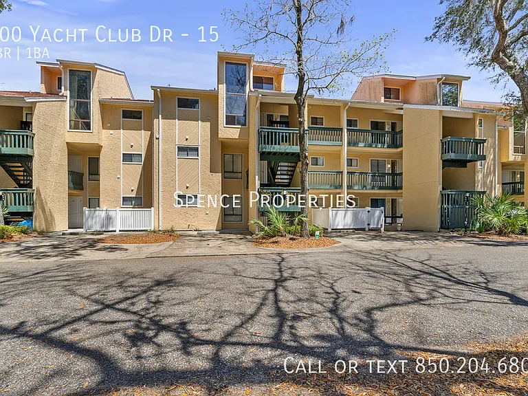 300 Yacht Club Dr #15 — Photo 2