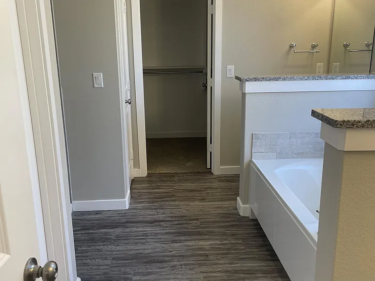 1334 Bourbon St — Photo 10