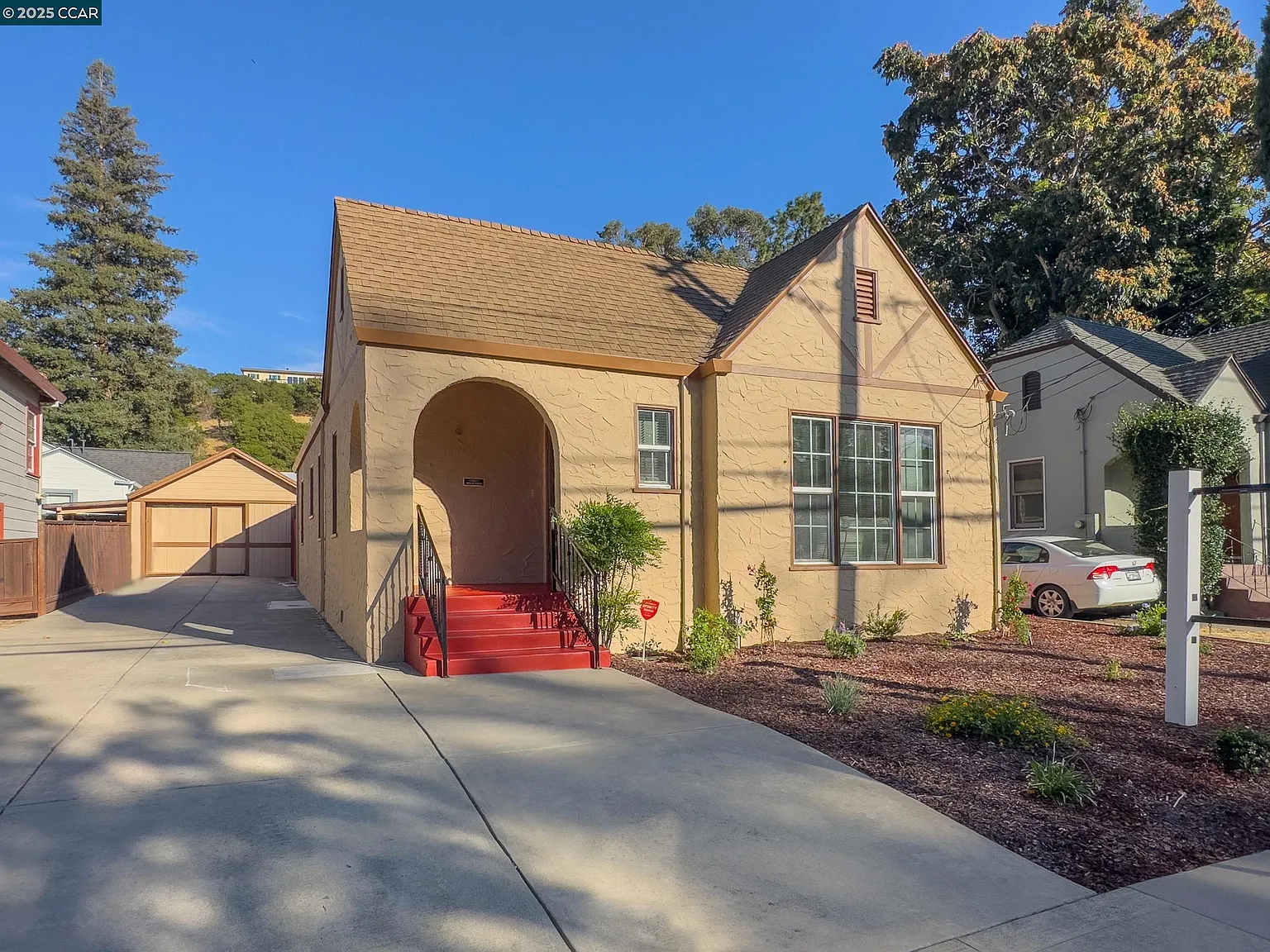 2535 Alhambra Ave photo 1