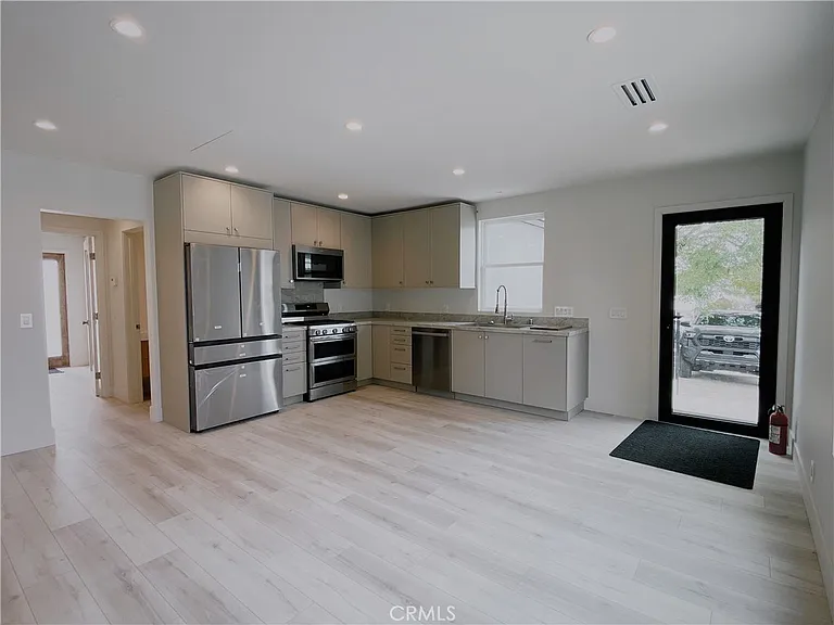 3647 1/2 Brunswick Ave — Photo 1