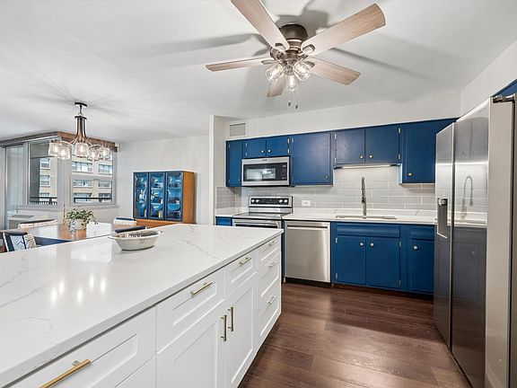 4th image of 6147 N Sheridan Rd APT 11A