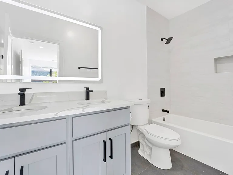 4350 W Lawrence Ave #405 — Photo 7
