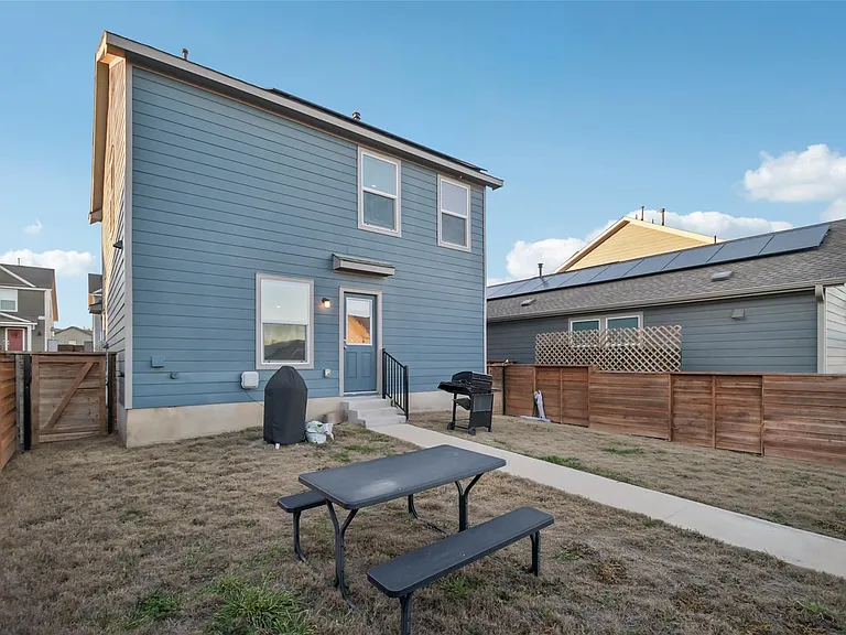 857 Powell St — Photo 22