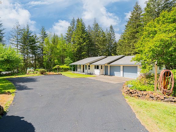 3rd image of 1210 NE 322nd Ave
