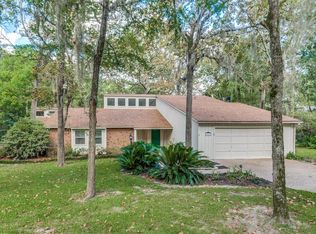 20401 Doral Dr, Huntsville, TX 77320