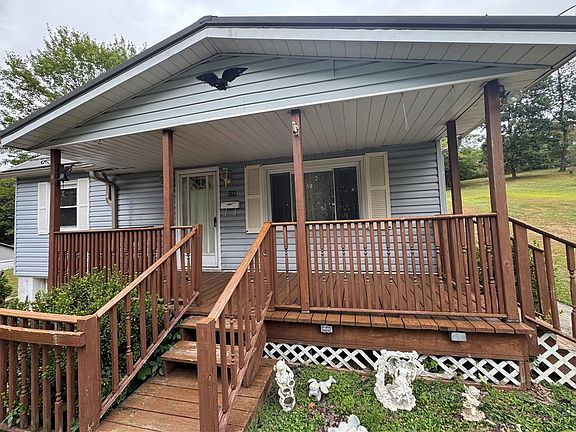 5th image of 226 Suie St