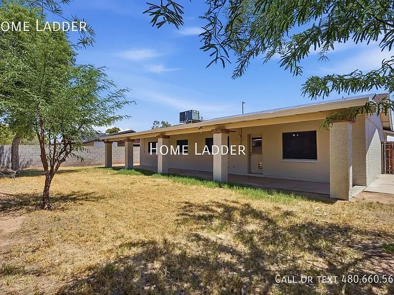 300 S Monterey St — Photo 24