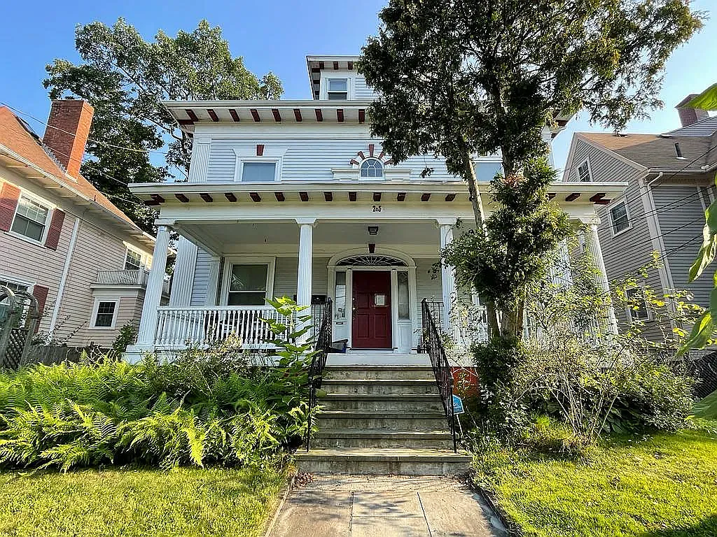 1 bed, 700 sqft, $1,900 — Photo 1