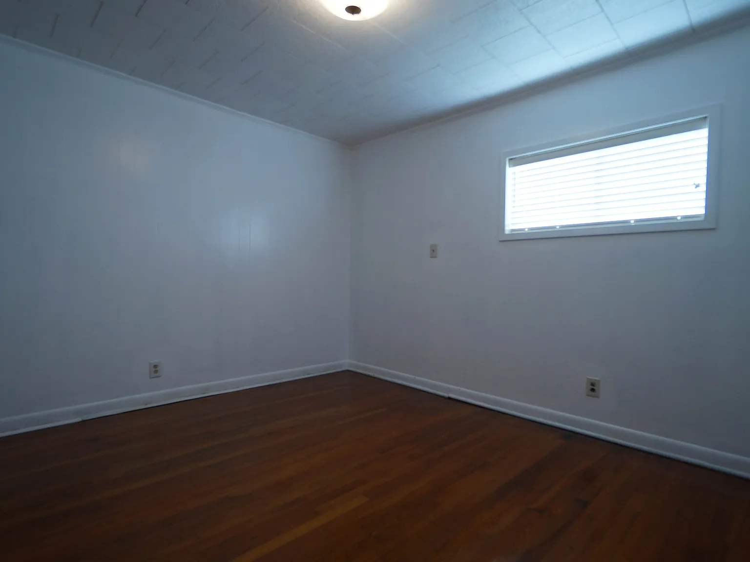 3 bed, 1300 sqft, $1,000 — Photo 4