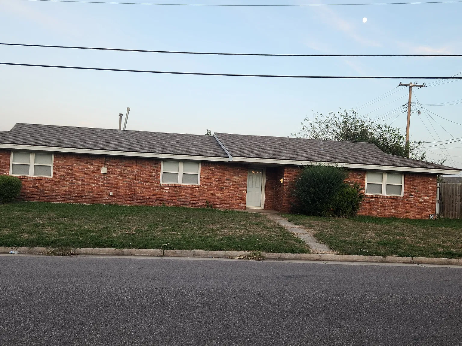3 bed, 1224 sqft, $1,000 — Photo 1