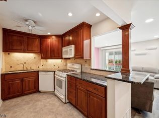 71 Jamestown Rd, Basking Ridge, NJ 07920