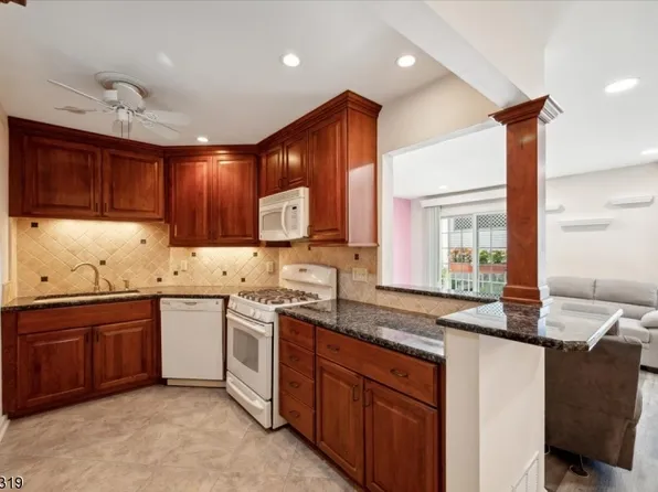 71 Jamestown Rd, Bernards Twp., NJ 07920