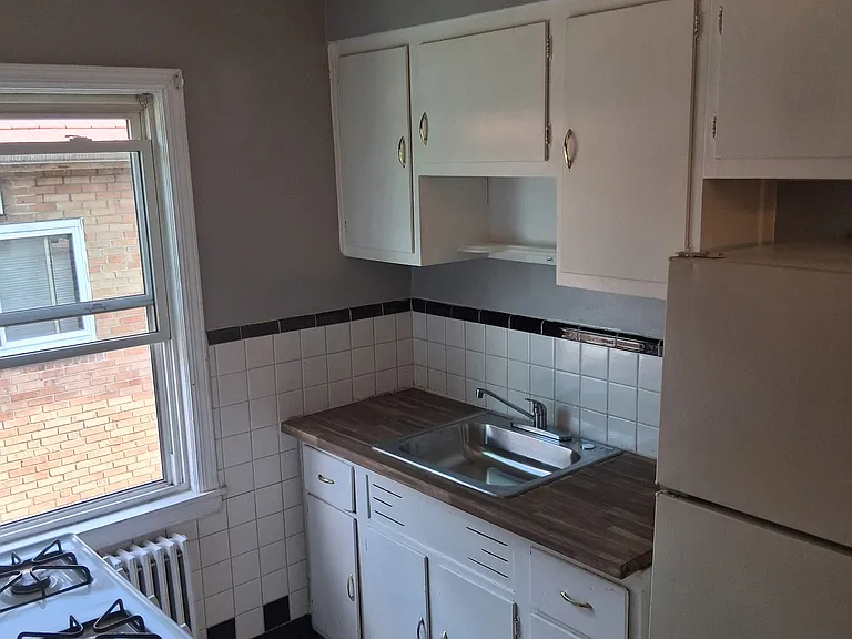 2910 Boudinot Ave #4 — Photo 5