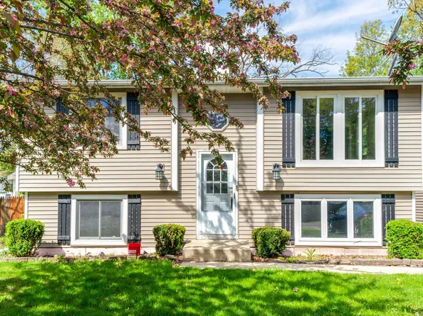 N1199 Beech Dr, Genoa City, WI 53128