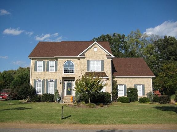 2nd image of 105 Vista Dr