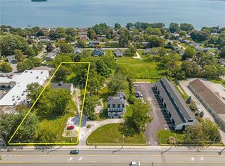 2967 E Main Rd, Portsmouth, RI 02871