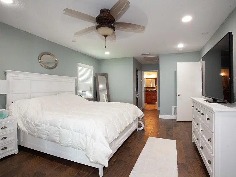 3700 Coquina Key Dr SE — Photo 15