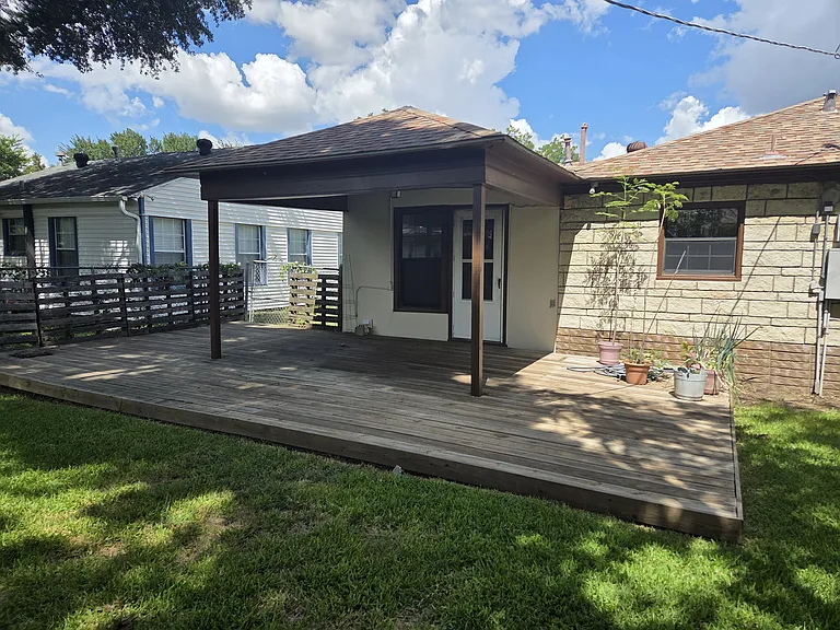 1309 Shady Ln — Photo 16