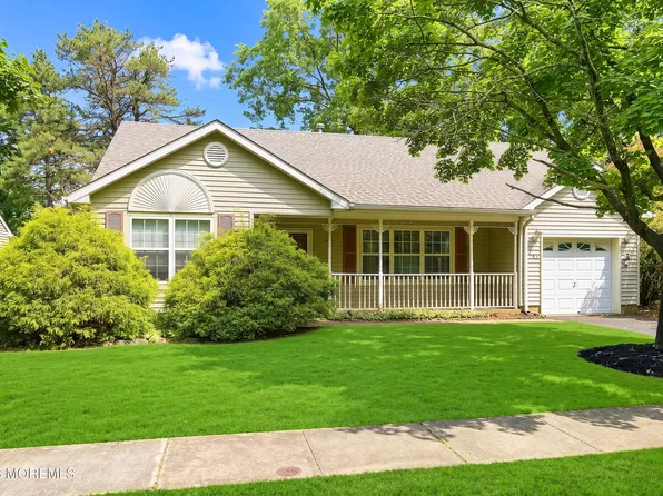 2289 Mount Hood Lane, Toms River, NJ 08753