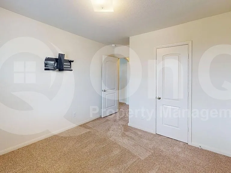 1623 White Mountain Way — Photo 16