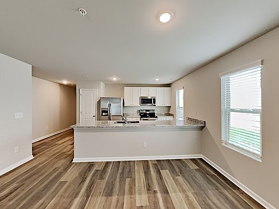 5th image of 2148 Belmont Cir