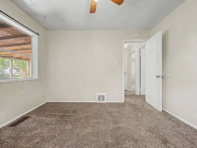 1230 S Grape St — Photo 19