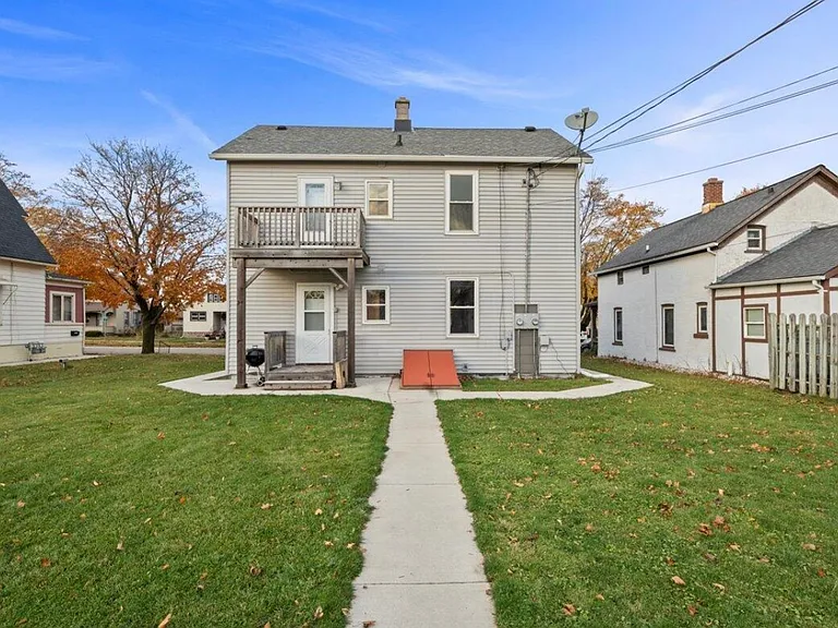 1619 Superior Ave — Photo 3