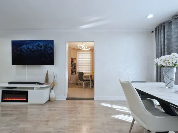 2711 Avenue X image 13 of 39